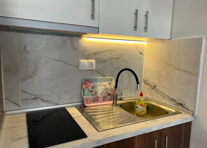 Konstantina's Skg Apartament